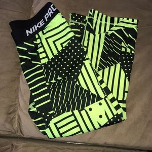 NIKE PRO DRI-FIT CAPRIS